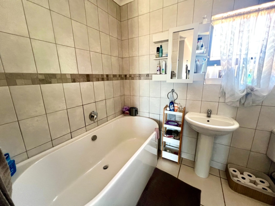 4 Bedroom Property for Sale in Vredenburg Western Cape